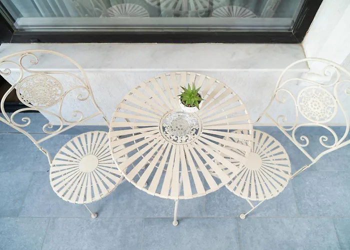White Platan Apartment
