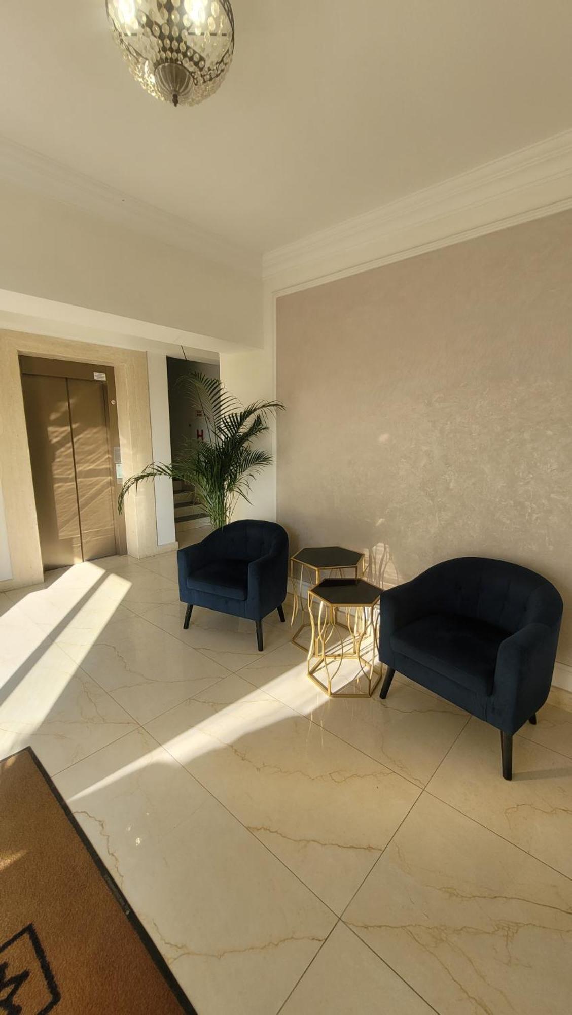 White Platan Apartment *