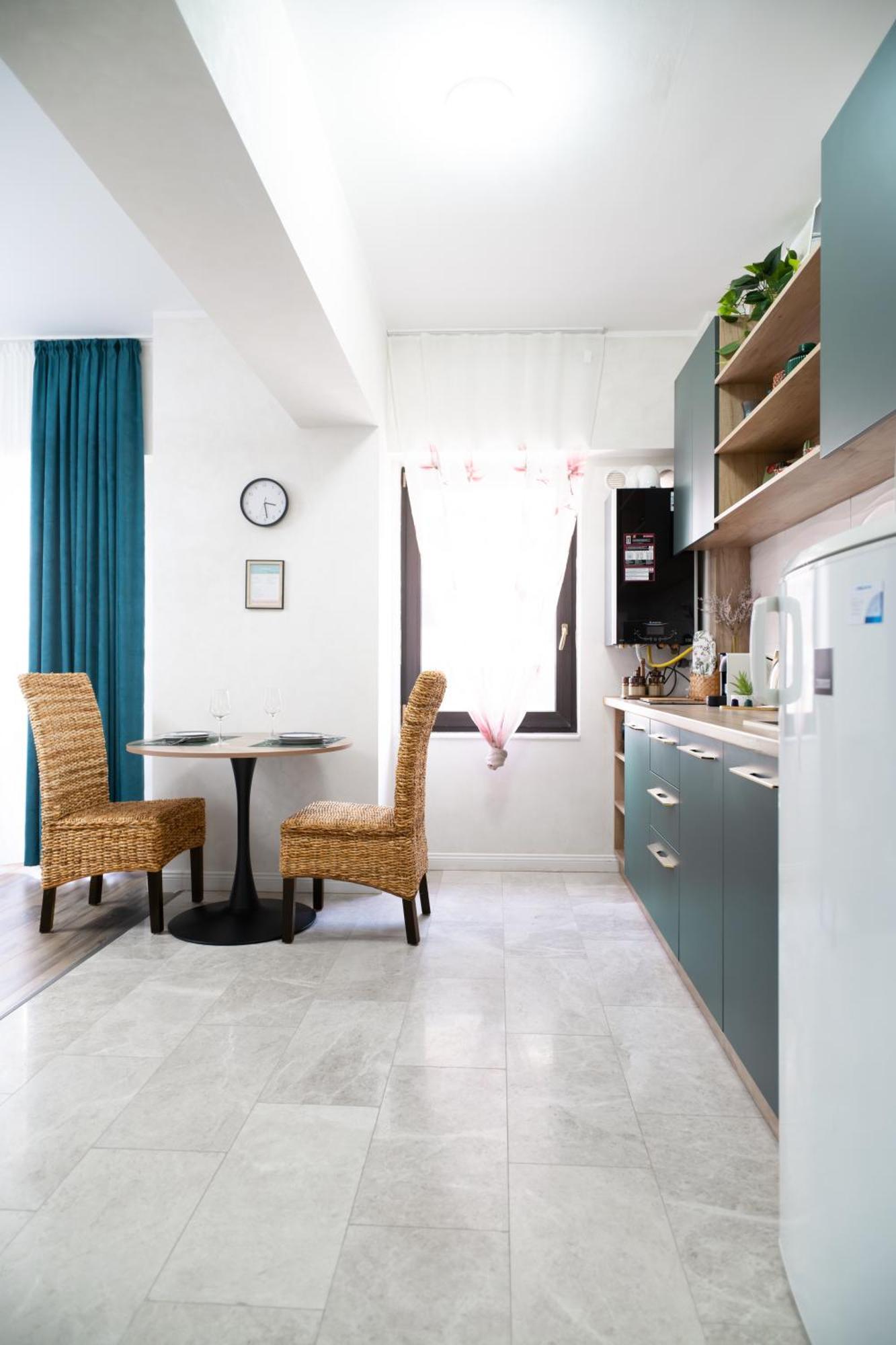 Apartment White Platan