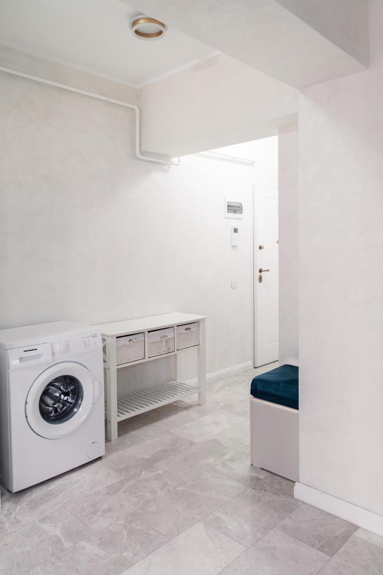Apartment White Platan